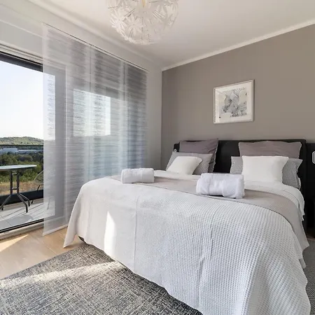 Miravento Grand Lakeside Retreat 아파트 *